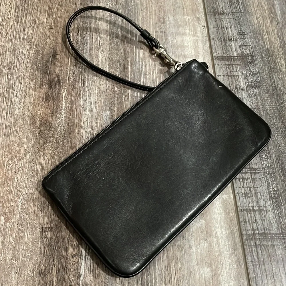 Coach smooth black